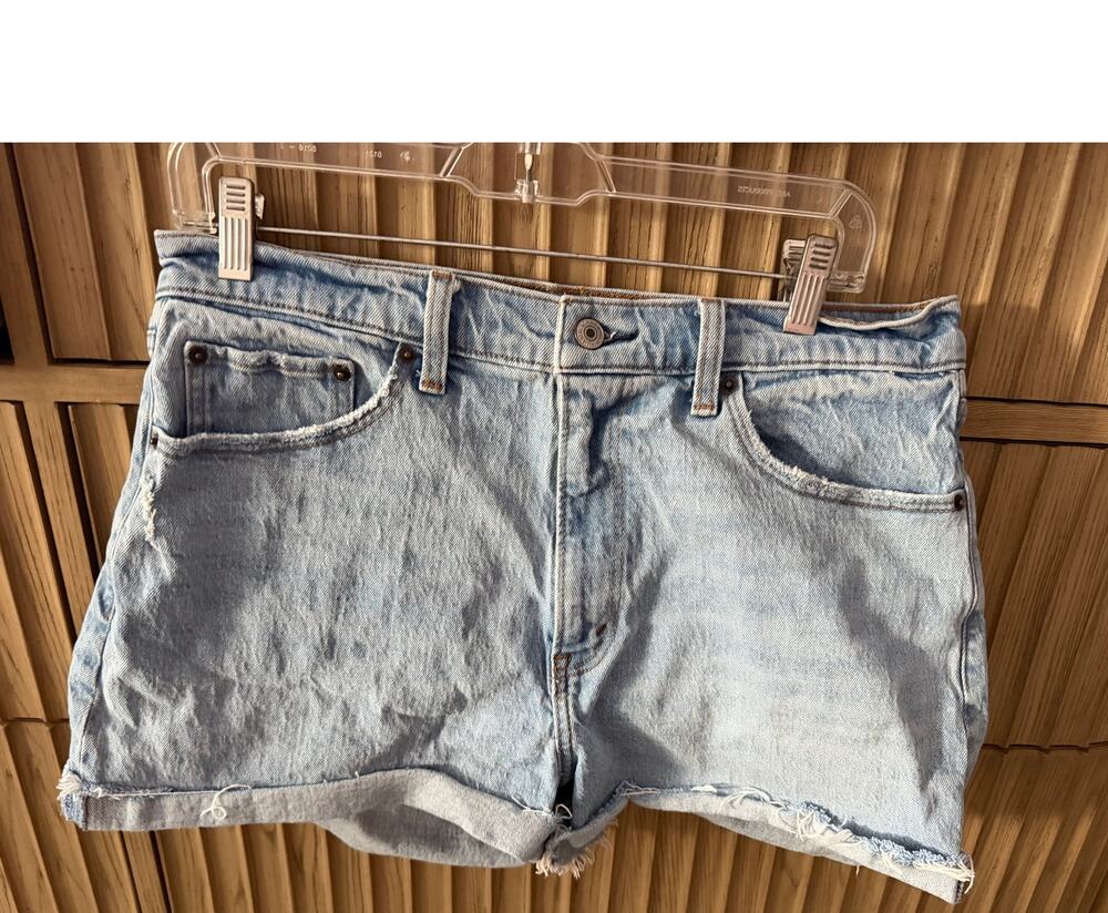 Abercrombie & Fitch 'The Mom Short' Highrise Cut Off Jean Short, Size 31 (12)